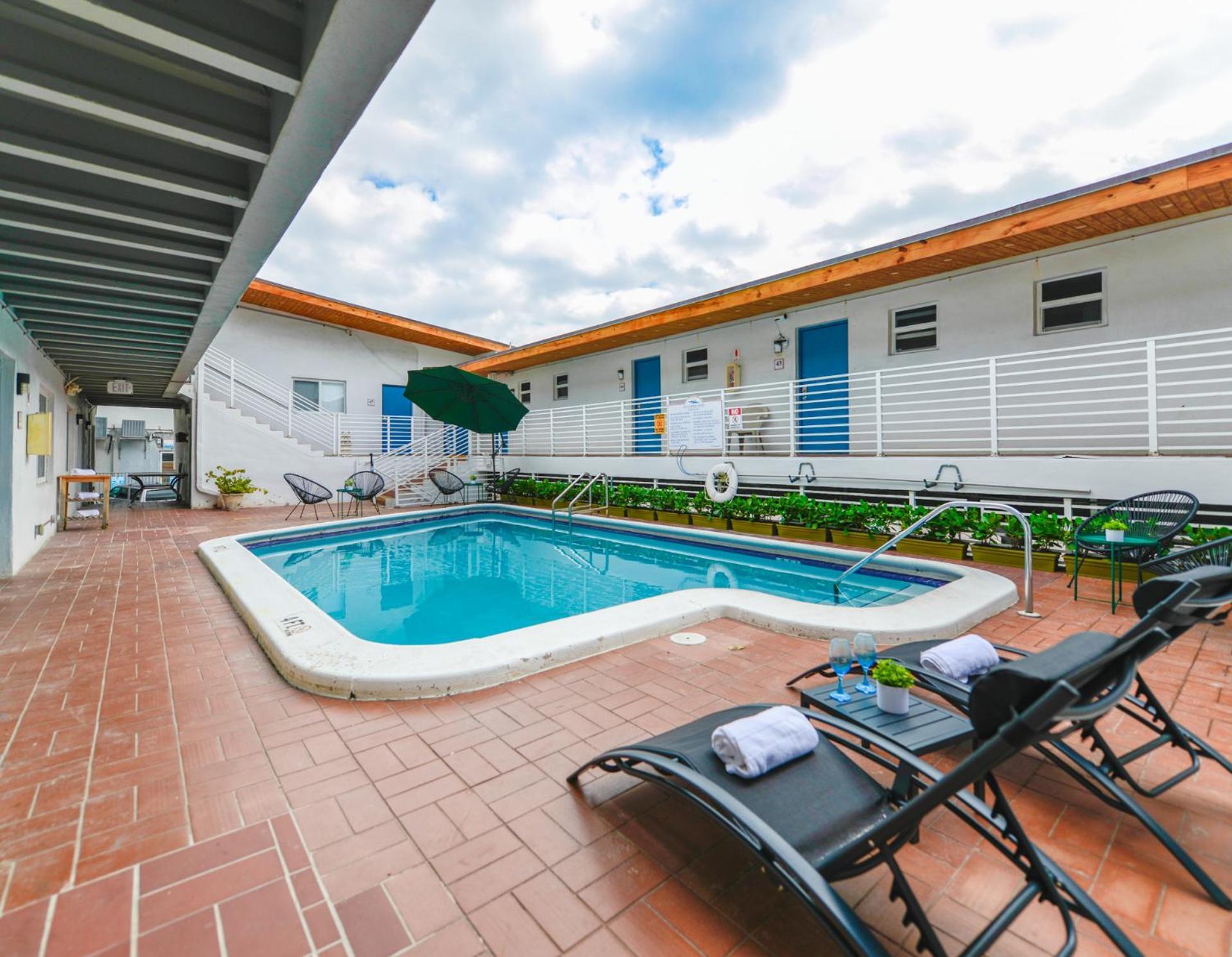 Serene Studio By The Beach With Pool - M34 Hollywood Bagian luar foto